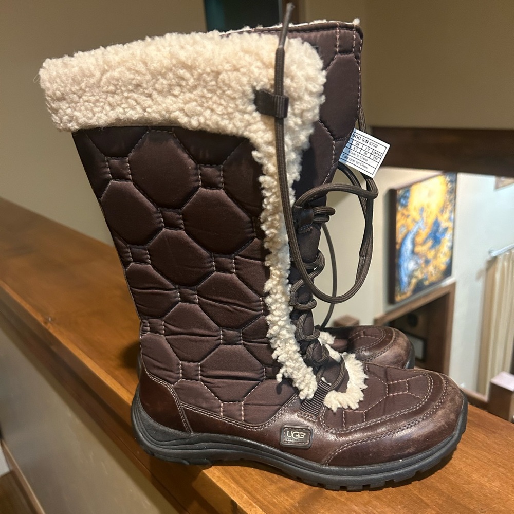 UGG boots woman’s size 8